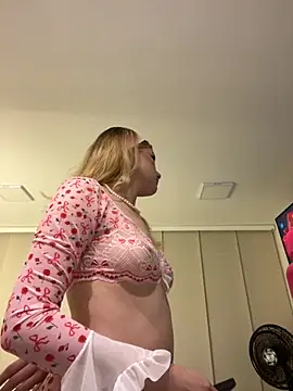 NicoleCut online show from September 2025 10:37:02 AM