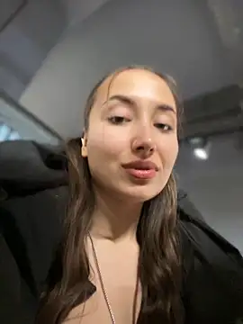 VelvetVixenI online show from December 2025 06:24:02 PM