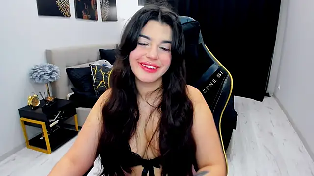 Snapshot of AlluringAriel chatting on June 2026 04:13:02 AM AlluringAriel online show from June 2026 04:13:02 AM