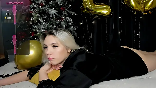 Snapshot of LadyHottCum chatting on January 2025 02:02:02 PM LadyHottCum online show from January 2025 02:02:02 PM