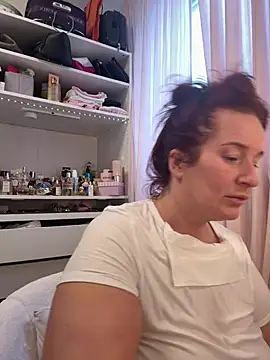 Engel mia online show from January 2026 01:05:02 PM