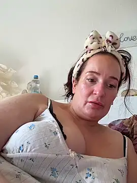 Engel mia online show from April 2026 08:29:02 AM