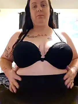 Snapshot of PeakabumPromo chatting on December 2024 11:39:02 PM PeakabumPromo online show from December 2024 11:39:02 PM