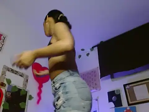 Melody200420 online show from October 2025 11:20:01 PM