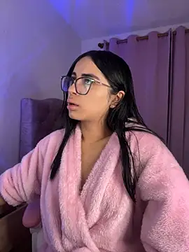 Emily-14 online show from December 2025 11:47:02 PM