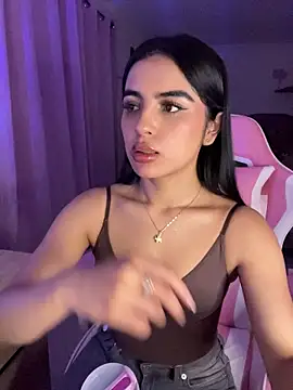 Emily-14 online show from July 2026 03:11:01 AM