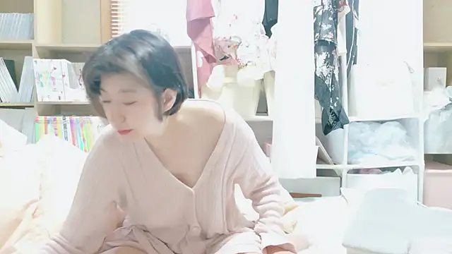 Snapshot of morikawa_sayaka chatting on May 2026 11:22:01 PM morikawa sayaka online show from May 2026 11:22:01 PM