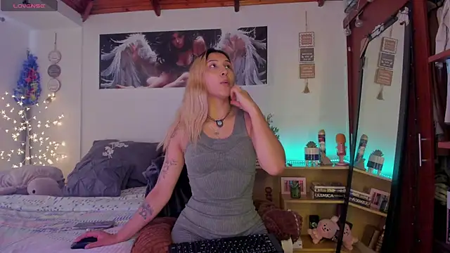 Snapshot of cuteweed420 chatting on April 2026 08:18:01 PM cuteweed420 online show from April 2026 08:18:01 PM