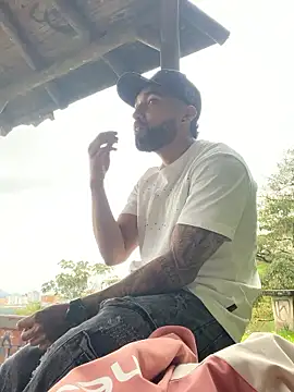 Sweet and caramel online show from January 2026 09:02:02 PM