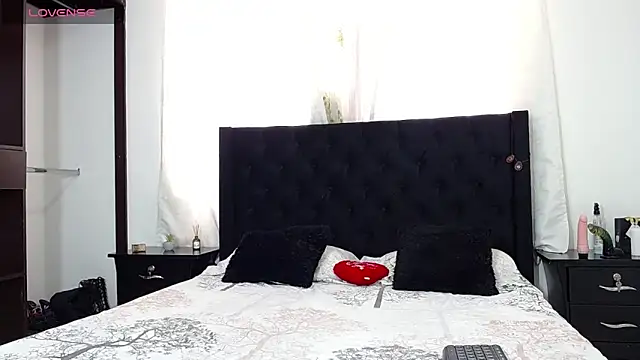 Snapshot of Beautifulkattia chatting on February 2025 08:11:02 PM Beautifulkattia online show from February 2025 08:11:02 PM