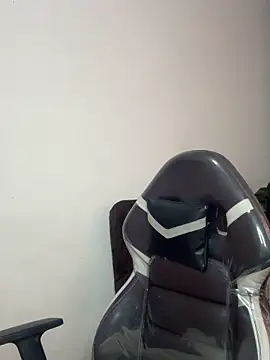 SaraBraun  online show from December 2025 04:46:02 PM