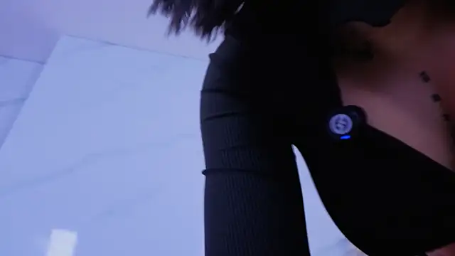 Chlooee   online show from November 2025 01:16:01 AM