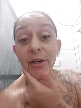 Snapshot of baixinhaloira chatting on November 2025 03:30:02 AM baixinhaloira online show from November 2025 03:30:02 AM