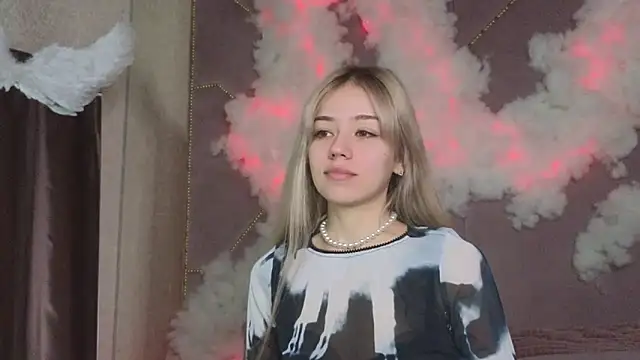 Snapshot of STELLA_RICH chatting on February 2025 09:00:01 PM STELLA RICH online show from February 2025 09:00:01 PM