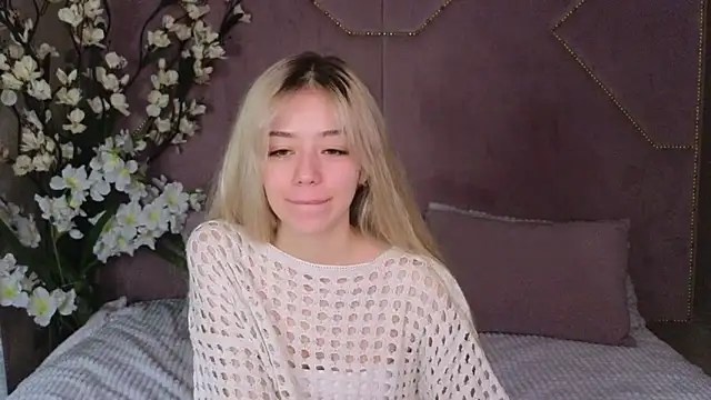 Snapshot of STELLA_RICH chatting on March 2025 09:22:01 PM STELLA RICH online show from March 2025 09:22:01 PM