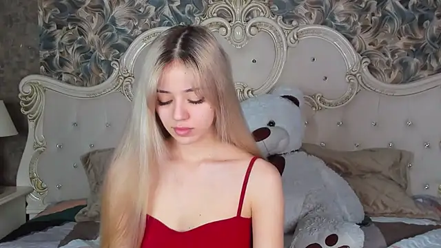 Snapshot of STELLA_RICH chatting on March 2025 09:00:02 PM STELLA RICH online show from March 2025 09:00:02 PM