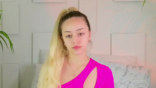 Snapshot of STELLA_RICH chatting on September 2025 09:04:01 PM STELLA RICH online show from September 2025 09:04:01 PM