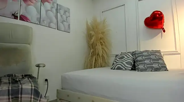 africa holmes online show from February 2025 01:29:01 AM