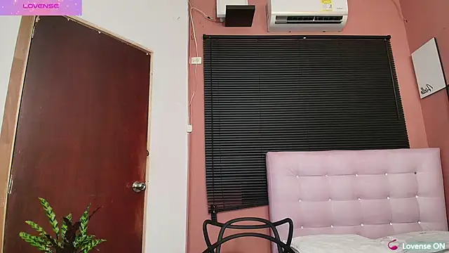 kinkyandsavage online show from January 2025 10:04:02 PM