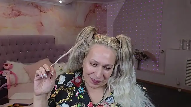 Penelope Pinky online show from January 2025 05:15:02 PM