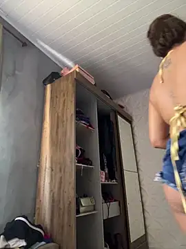 Nicollygriu online show from February 2026 02:25:01 PM