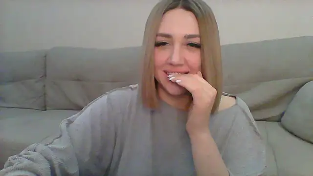 Snapshot of VickyLove047 chatting on January 2025 08:38:02 AM VickyLove047 online show from January 2025 08:38:02 AM