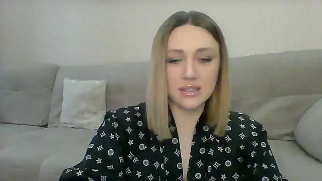 Snapshot of VickyLove047 chatting on March 2025 06:10:02 AM VickyLove047 online show from March 2025 06:10:02 AM