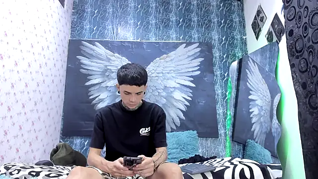 exotic hot couple online show from April 2026 10:15:02 PM