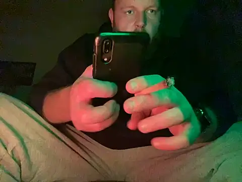 Snapshot of TinyDickBear chatting on December 2024 02:21:02 AM TinyDickBear online show from December 2024 02:21:02 AM