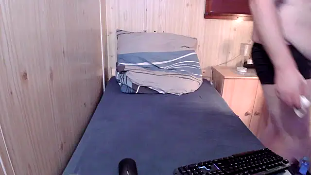 Snapshot of TinyDickBear chatting on February 2025 11:01:02 AM TinyDickBear online show from February 2025 11:01:02 AM