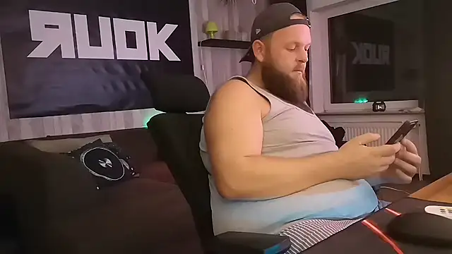 Snapshot of TinyDickBear chatting on September 2025 07:14:02 PM TinyDickBear online show from September 2025 07:14:02 PM