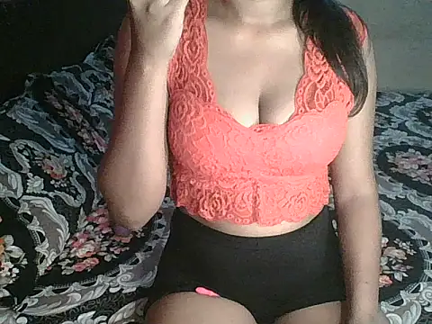 hot  surbhi online show from September 2025 03:39:02 PM