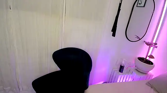 AaliyahLaylah online show from December 2024 06:29:01 AM