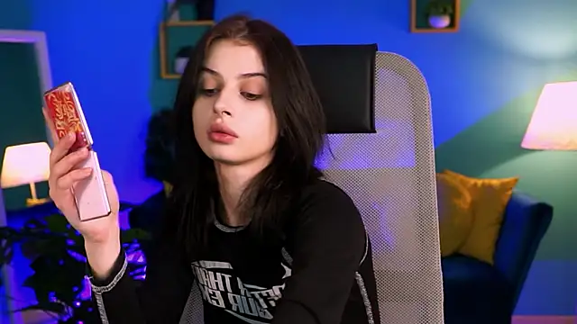 Snapshot of JadeCastle_ chatting on January 2026 04:33:02 PM JadeCastle online show from January 2026 04:33:02 PM