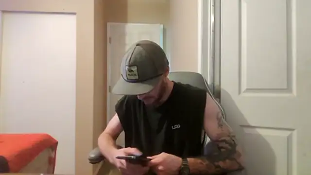 Huntzg23 online show from March 2026 10:49:01 PM