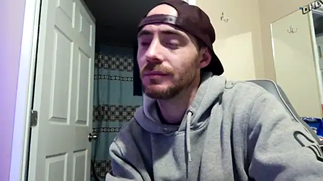 Snapshot of Huntzg23 chatting on April 2026 05:49:02 AM Huntzg23 online show from April 2026 05:49:02 AM