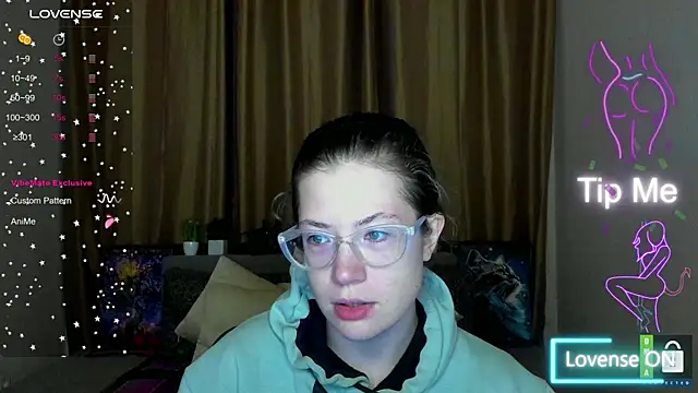 Snapshot of Alicia_redfollow chatting on October 2025 06:30:02 PM Alicia redfollow online show from October 2025 06:30:02 PM