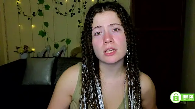 Snapshot of Alicia_redfollow chatting on February 2026 06:33:02 AM Alicia redfollow online show from February 2026 06:33:02 AM