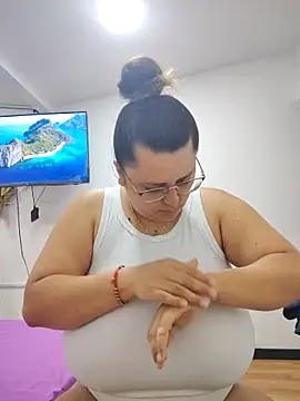 Snapshot of Miss_balloonsmila chatting on September 2025 04:25:02 AM Miss balloonsmila online show from September 2025 04:25:02 AM