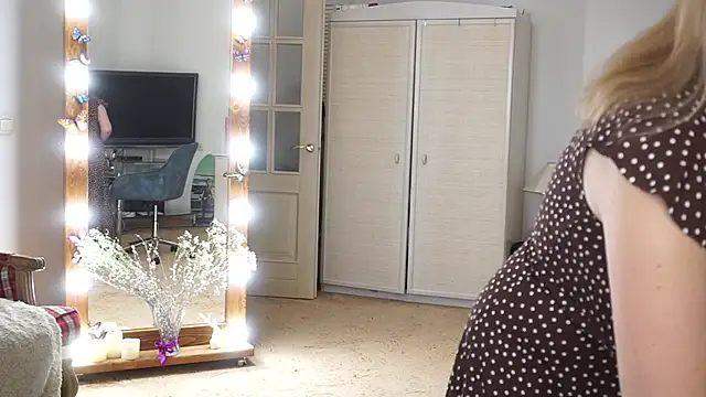 moonlight4u online show from April 2026 04:06:02 AM