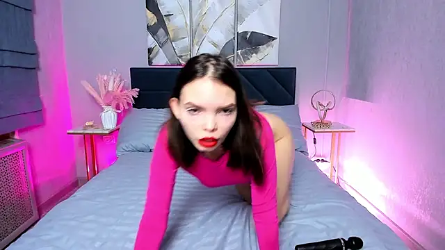 Curvy Dynamite  online show from February 2025 01:08:01 AM