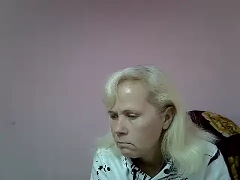 Snapshot of sakura_blonde chatting on December 2024 08:44:02 AM sakura blonde online show from December 2024 08:44:02 AM