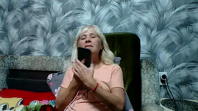 Snapshot of sakura_blonde chatting on October 2025 06:39:02 PM sakura blonde online show from October 2025 06:39:02 PM