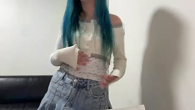 bumble bee online show from January 2025 04:16:02 PM