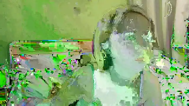 bumble bee online show from February 2026 01:11:01 PM