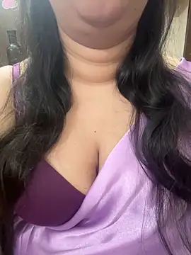 Snapshot of Akhi_Akshaya chatting on December 2024 01:47:02 AM Akhi Akshaya online show from December 2024 01:47:02 AM