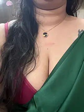 Snapshot of Akhi_Akshaya chatting on December 2024 06:44:01 AM Akhi Akshaya online show from December 2024 06:44:01 AM