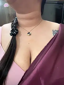 Snapshot of Akhi_Akshaya chatting on December 2024 06:52:01 PM Akhi Akshaya online show from December 2024 06:52:01 PM