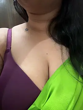 Snapshot of Akhi_Akshaya chatting on January 2025 06:38:01 PM Akhi Akshaya online show from January 2025 06:38:01 PM