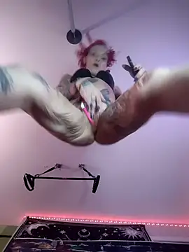 Snapshot of MommyMisfit chatting on January 2026 10:43:01 AM MommyMisfit online show from January 2026 10:43:01 AM